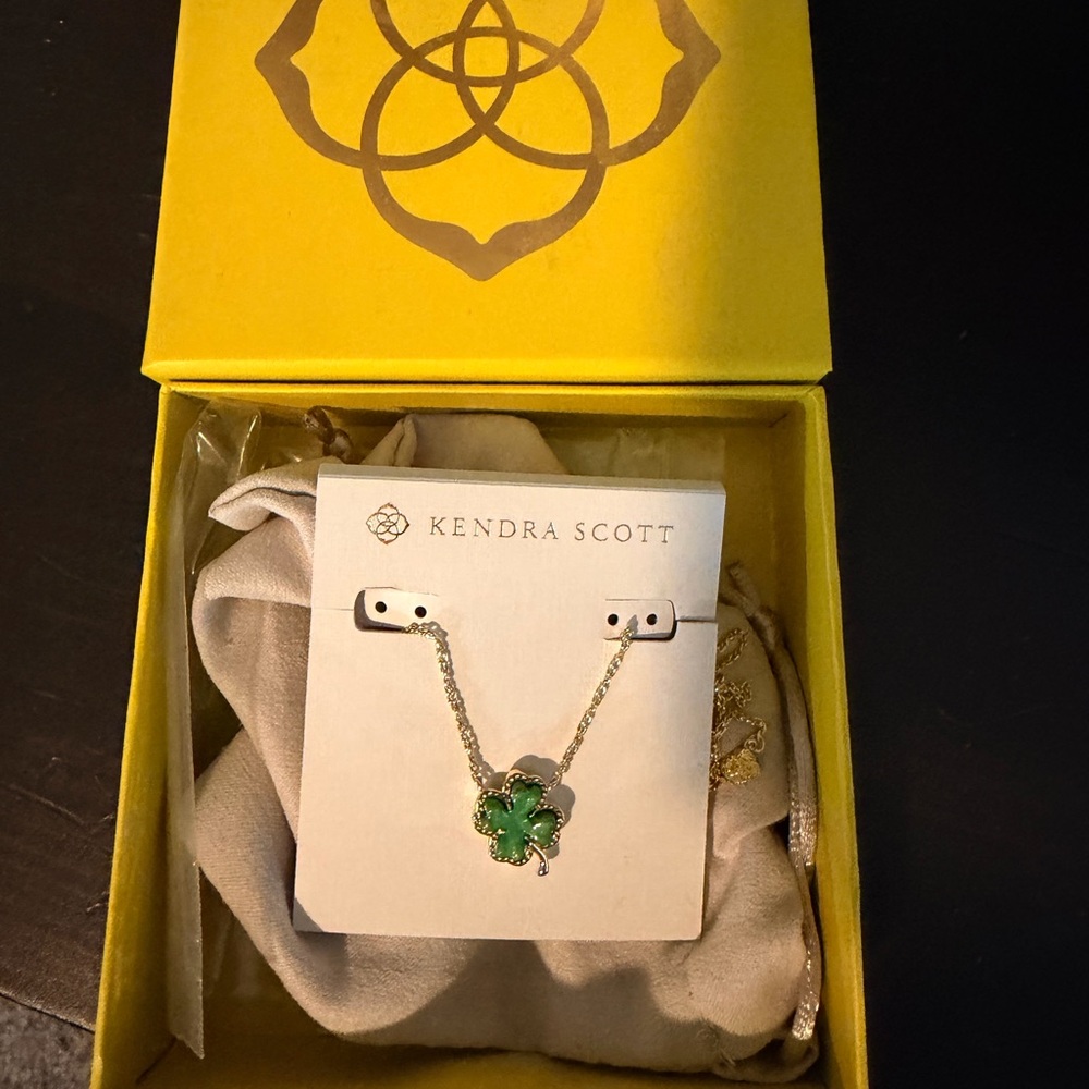 Kendra Scott Emerald Clover Necklace